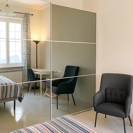 Pegli Apartment *
